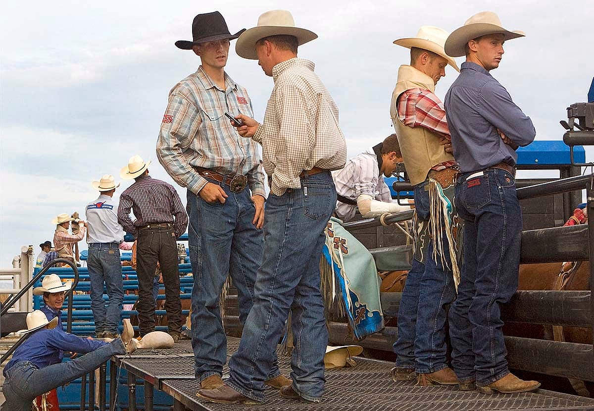 Waiting on the catwalk. Ken Blackbird photo, 2009. MS 426 Ken Blackbird Collection, McCracken Research Library. P.426.05380
