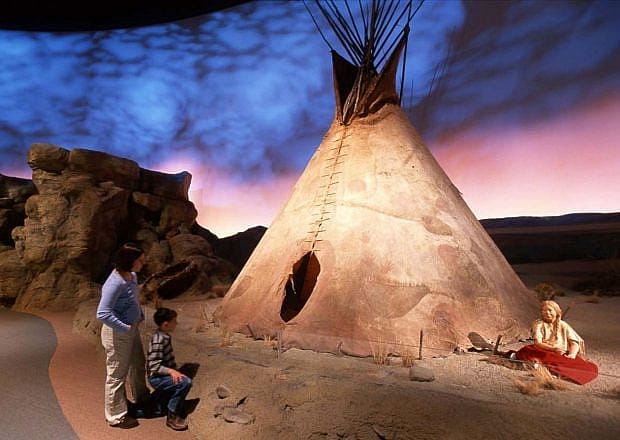 Tipi-people-NA.302.126